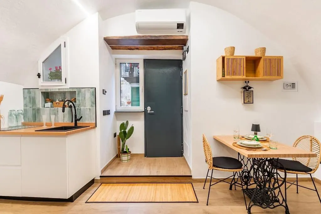 Varriale House Eco Green Free Parking For Small Cars Only Napoli 0*,